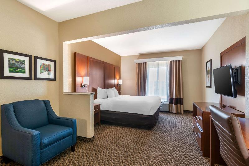 Comfort Suites Jefferson City image