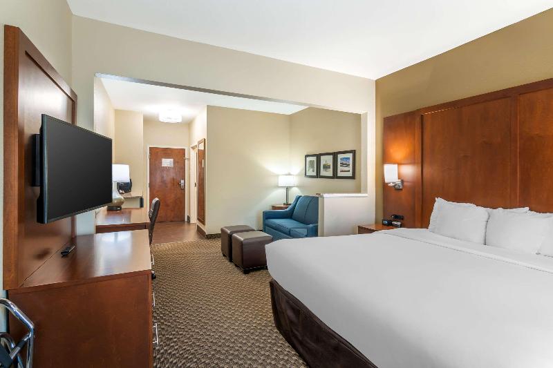 Comfort Suites Jefferson City image