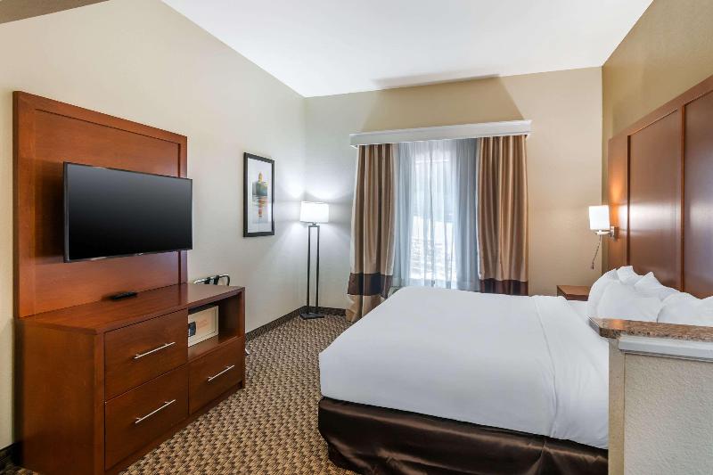 Comfort Suites Jefferson City image