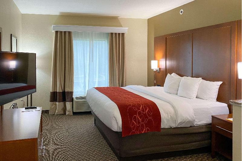 Comfort Suites Jefferson City image