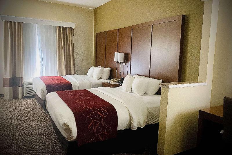 Comfort Suites Jefferson City image