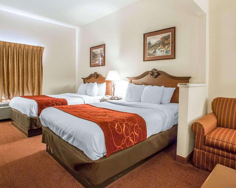 Comfort Suites Jefferson City image