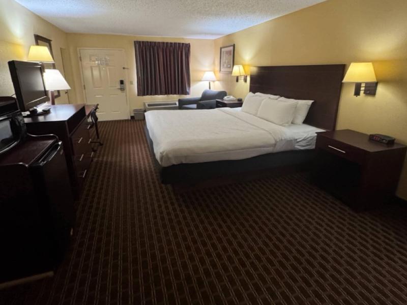 Quality Inn Franklin South image