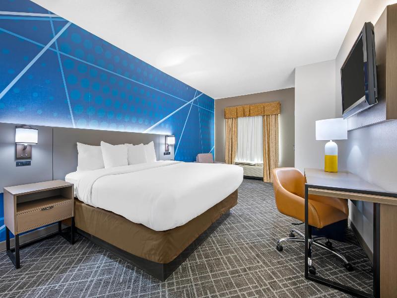Comfort Suites Near Indianapolis Airport image