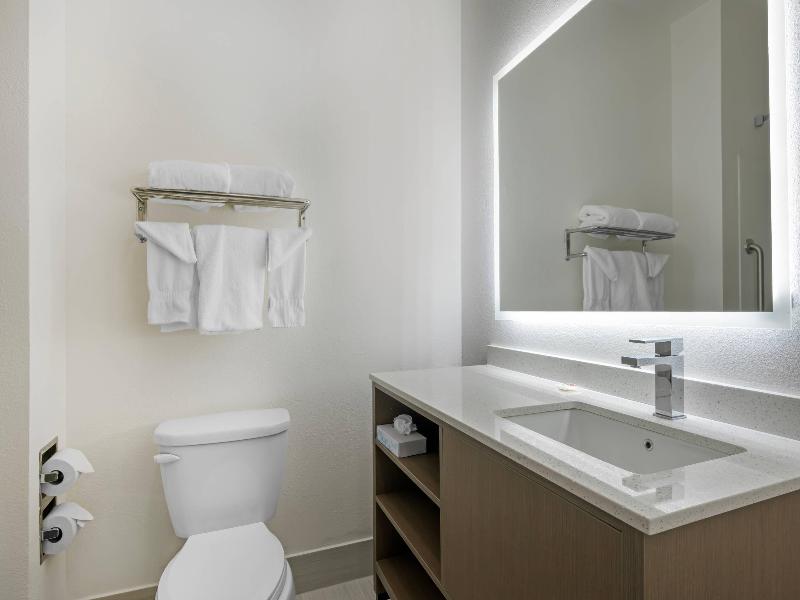 Comfort Suites Near Indianapolis Airport image