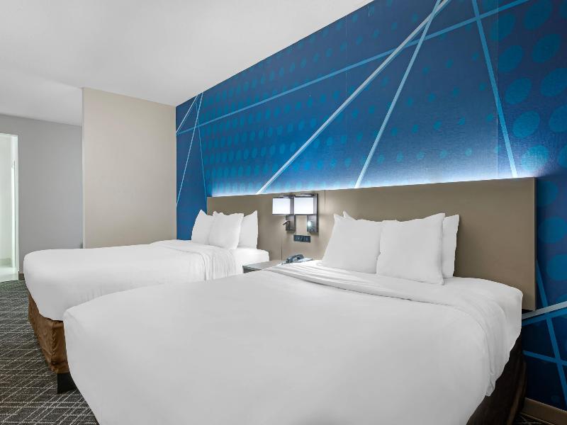 Comfort Suites Near Indianapolis Airport image