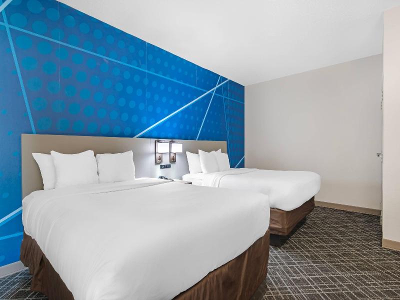 Comfort Suites Near Indianapolis Airport image
