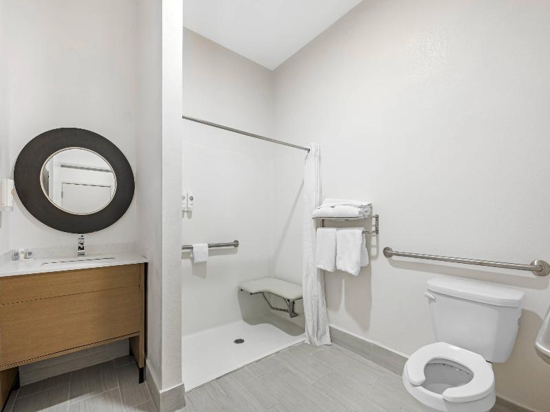 Comfort Suites Near Indianapolis Airport image