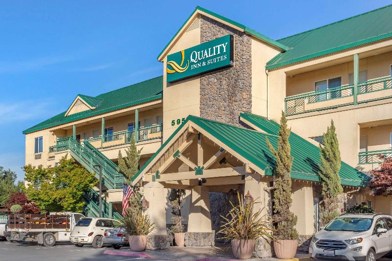 Quality Inn & Suites Ulmar Area image