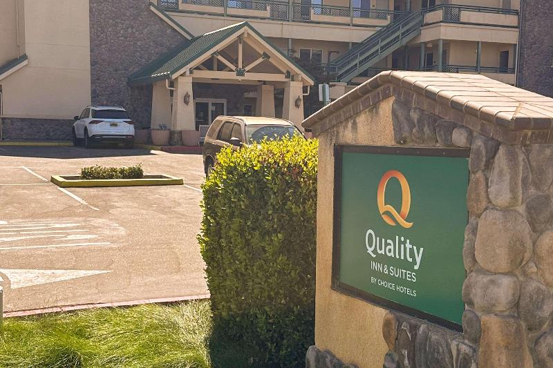Quality Inn & Suites Ulmar Area image