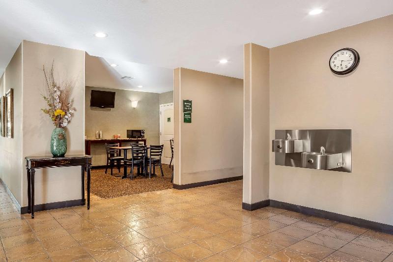 Quality Inn & Suites Ulmar Area image