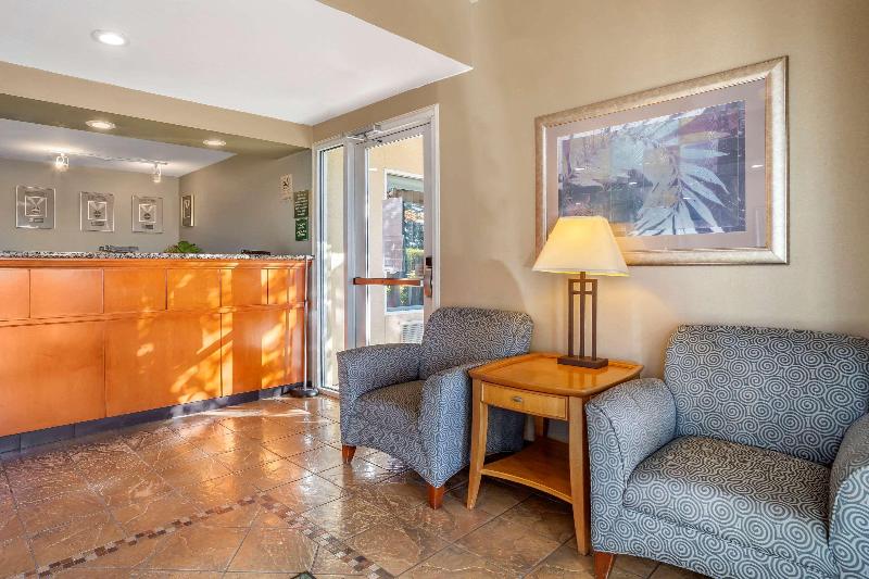 Quality Inn & Suites Ulmar Area image