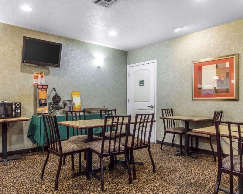 Quality Inn & Suites Ulmar Area image