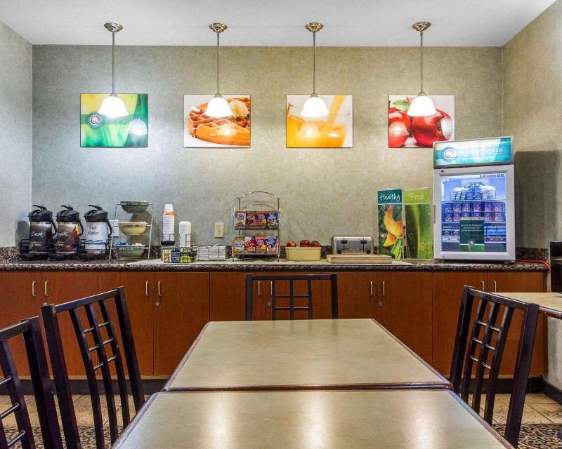 Quality Inn & Suites Ulmar Area image