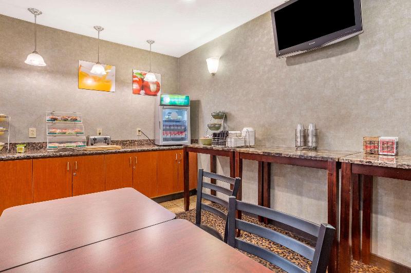 Quality Inn & Suites Ulmar Area image