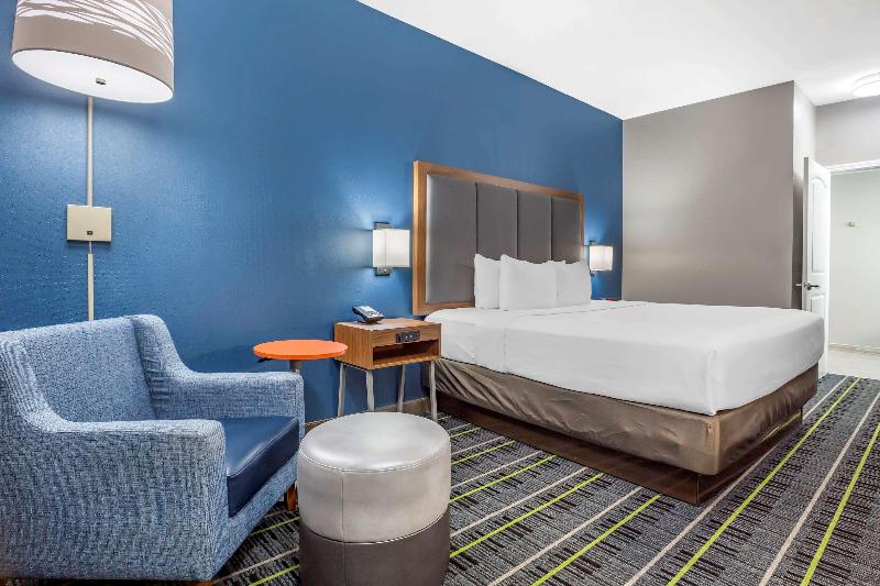 Quality Inn & Suites Ulmar Area image