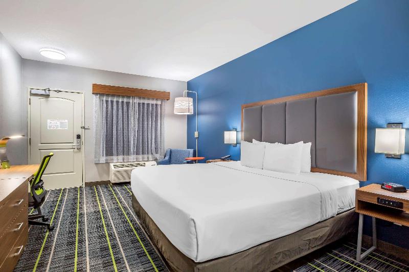 Quality Inn & Suites Ulmar Area image