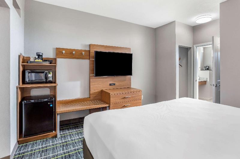 Quality Inn & Suites Ulmar Area image