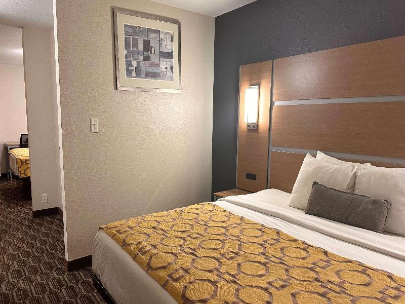 Baymont By Wyndham Noblesville image
