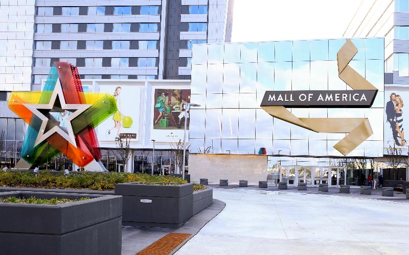 Holiday Inn Express & Suites Bloomington West