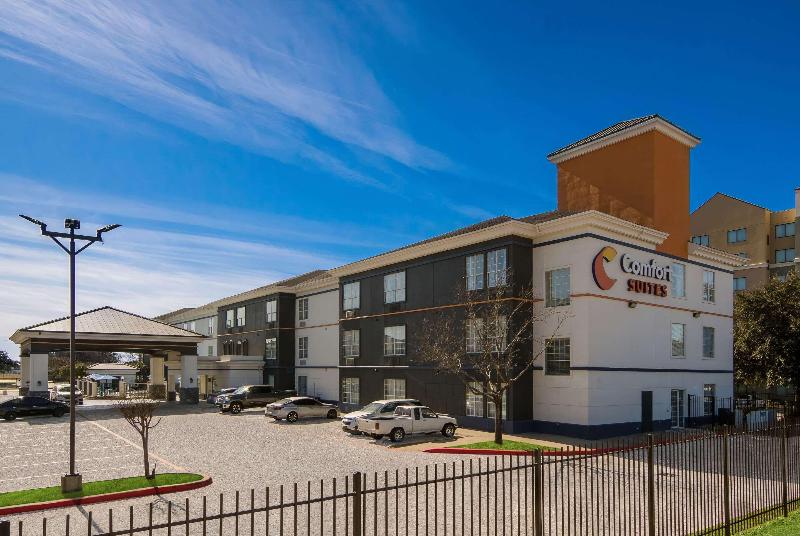 Comfort Suites North Fossil Creek image