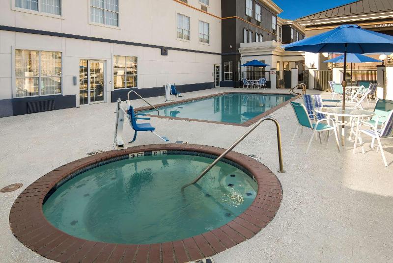 Comfort Suites North Fossil Creek image