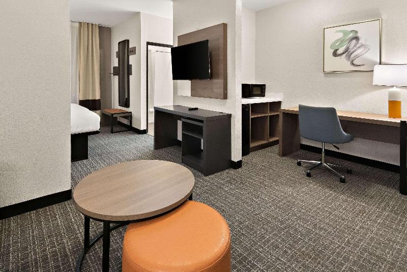 Comfort Suites North Fossil Creek image