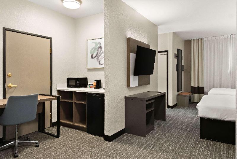 Comfort Suites North Fossil Creek image