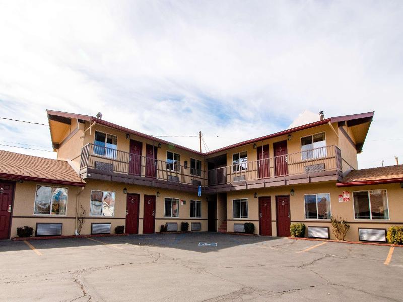 Quality Inn Bishop Near Mammoth image