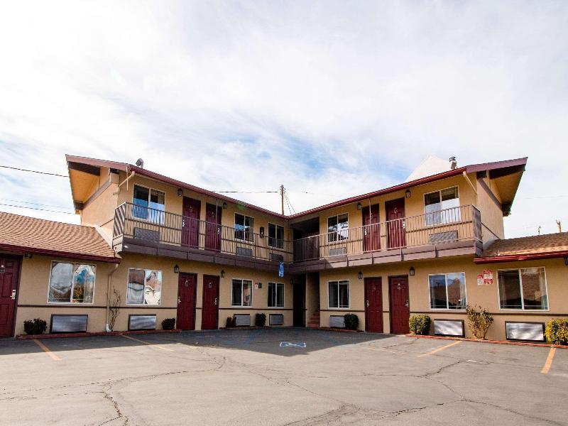 Quality Inn Bishop Near Mammoth image
