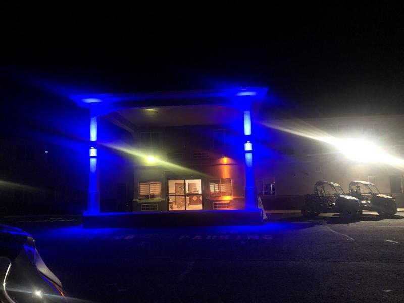 Quality Inn & Suites Salina National Forest Area image
