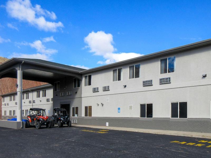 Quality Inn & Suites Salina National Forest Area image