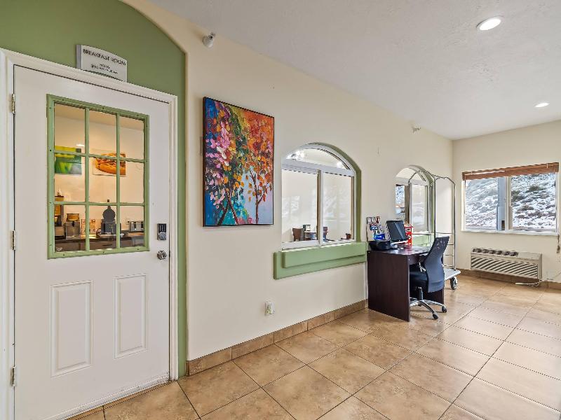 Quality Inn & Suites Salina National Forest Area image