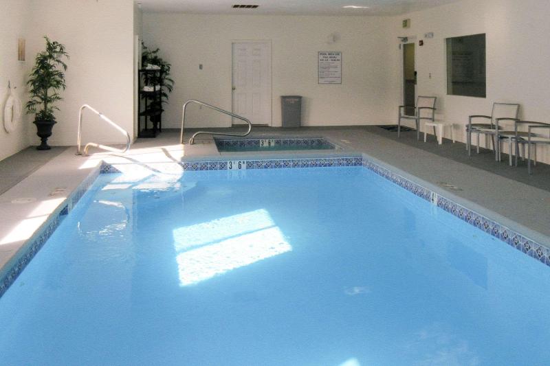 Quality Inn & Suites Salina National Forest Area image
