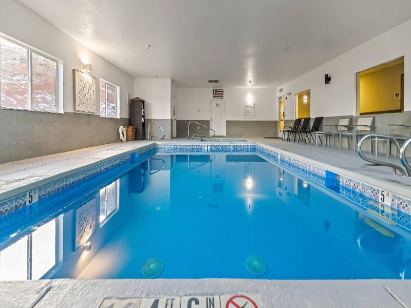 Quality Inn & Suites Salina National Forest Area image