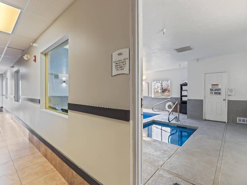 Quality Inn & Suites Salina National Forest Area image