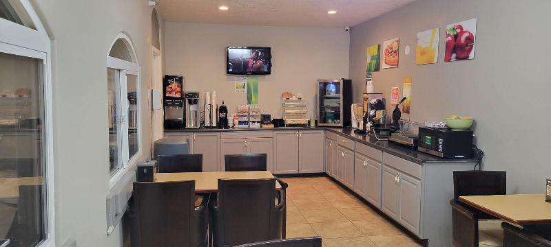Quality Inn & Suites Salina National Forest Area image