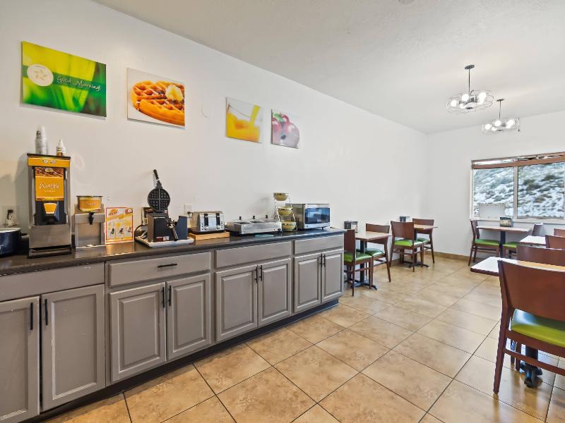Quality Inn & Suites Salina National Forest Area image