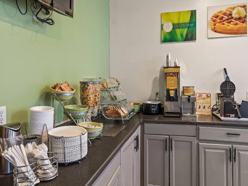 Quality Inn & Suites Salina National Forest Area image