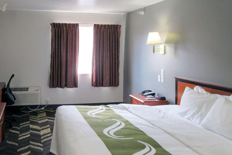 Quality Inn & Suites Salina National Forest Area image
