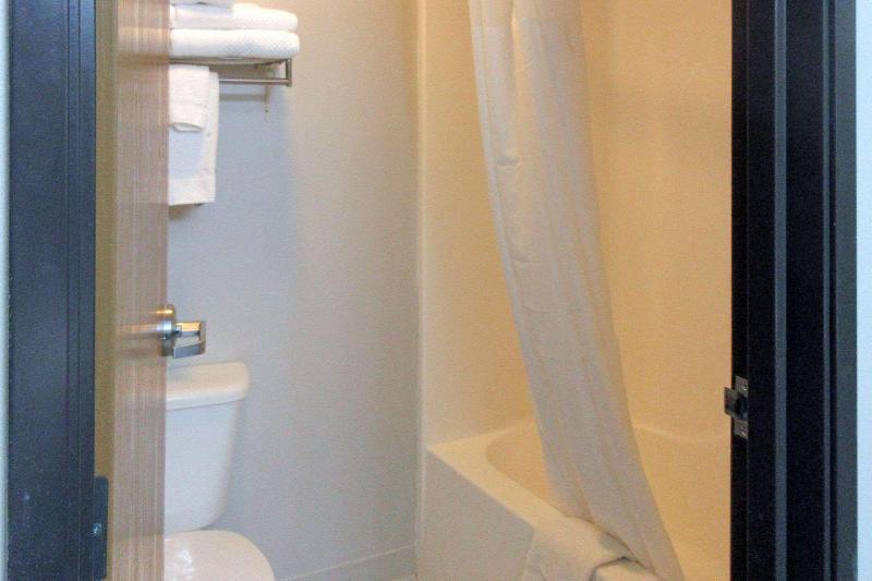 Quality Inn & Suites Salina National Forest Area image