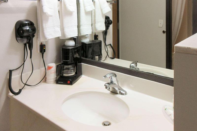 Quality Inn & Suites Salina National Forest Area image