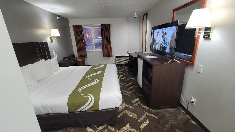 Quality Inn & Suites Salina National Forest Area image
