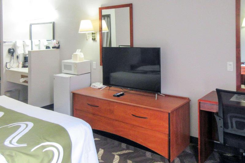Quality Inn & Suites Salina National Forest Area image