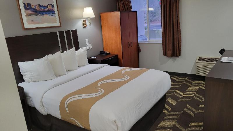 Quality Inn & Suites Salina National Forest Area image