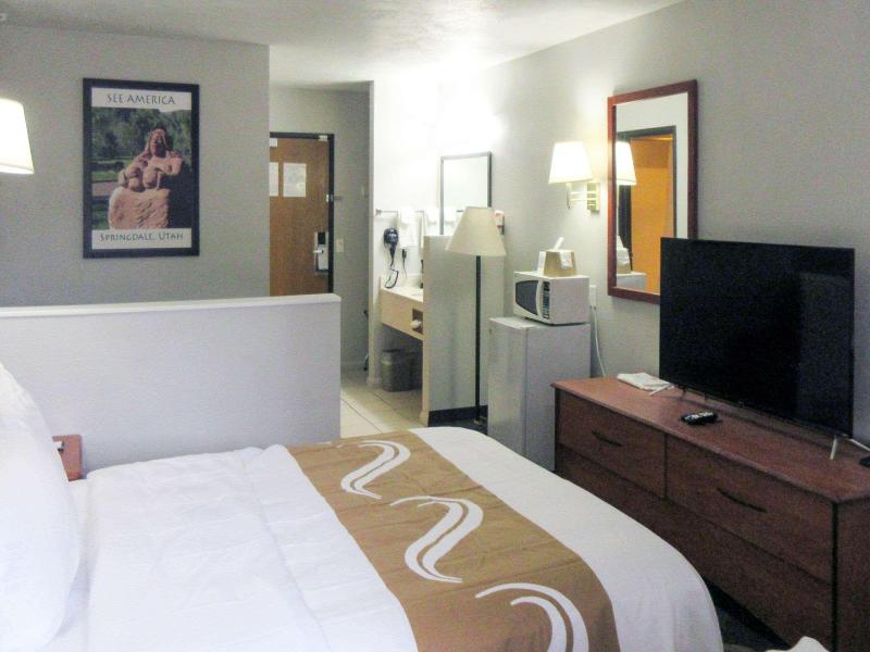 Quality Inn & Suites Salina National Forest Area image