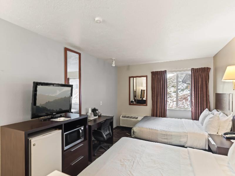 Quality Inn & Suites Salina National Forest Area image