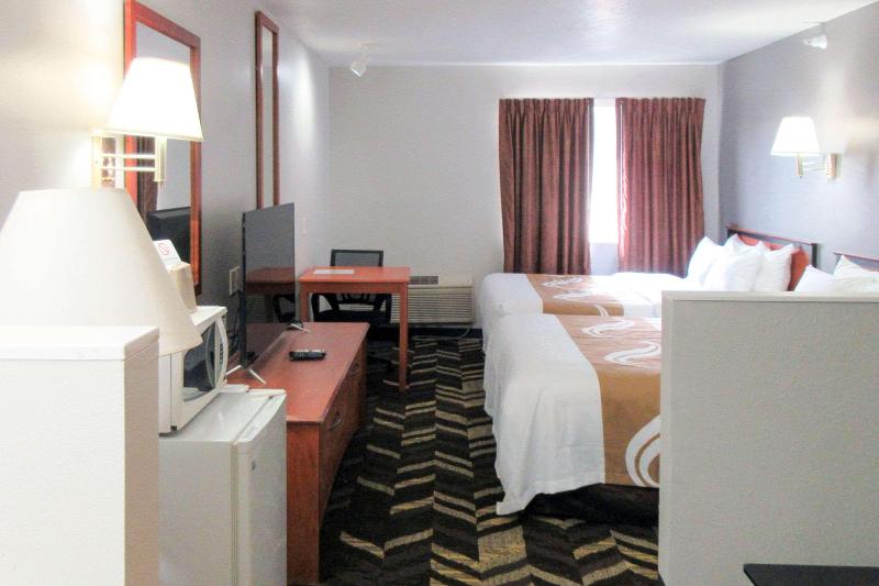 Quality Inn & Suites Salina National Forest Area image