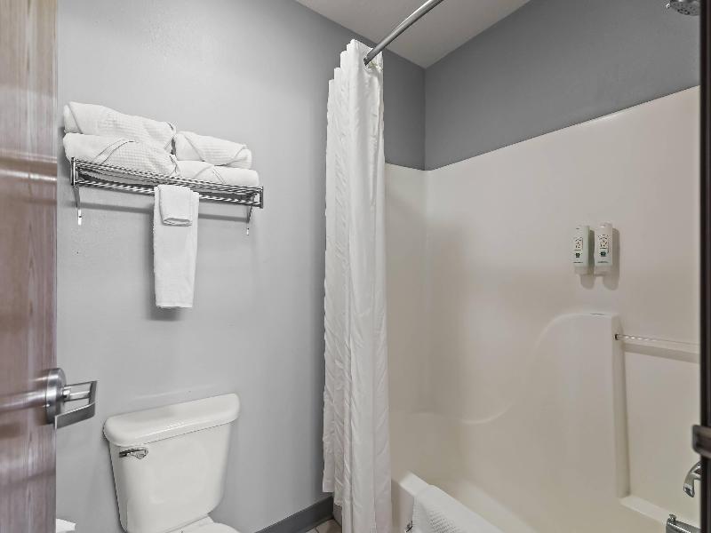 Quality Inn & Suites Salina National Forest Area image