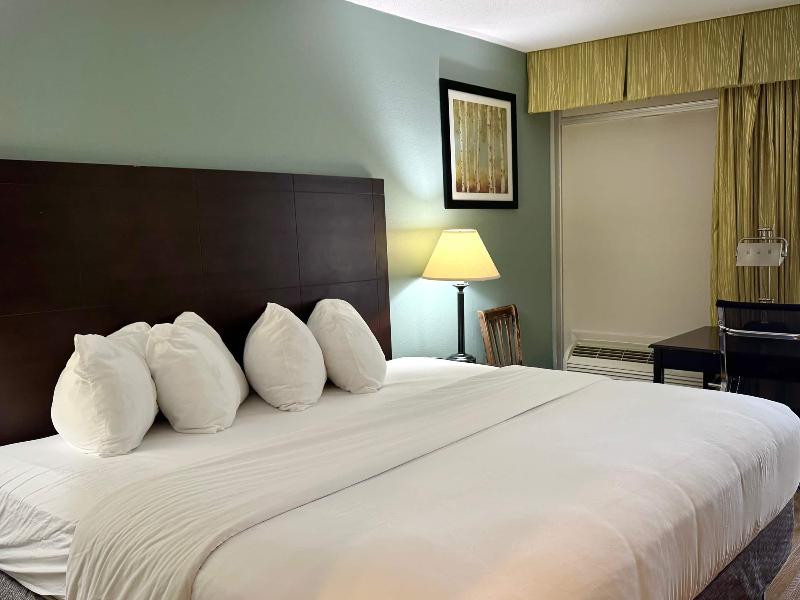 Wyndham Garden Ann Arbor image